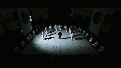 日产精品1卡2卡海报