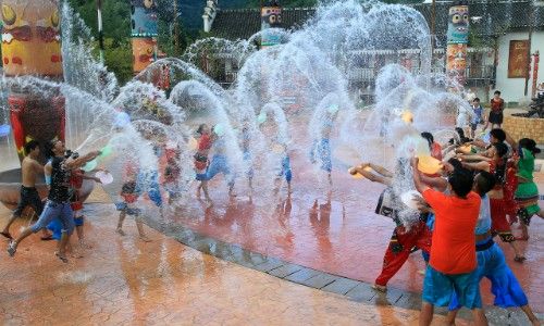 兄妹幼女 他牵着我的兄妹幼女手海报